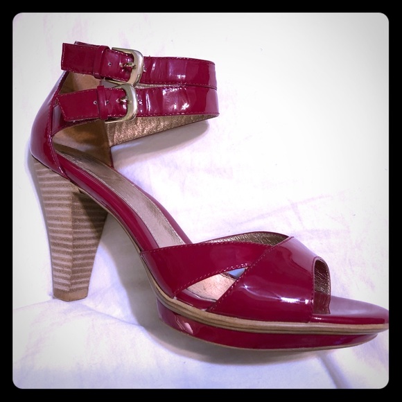 Sofft Shoes - 🌻EUC Söfft Patent Leather Platform Heels